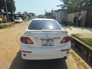 Toyota Corolla 2010 White