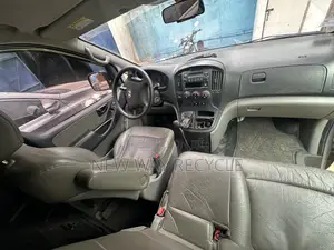 Hyundai H1 2016 Grey