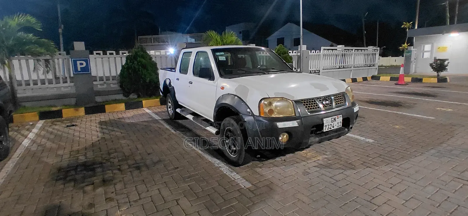 Nissan Hardbody 2012 White