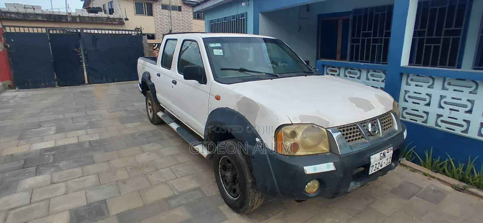 Nissan Hardbody 2012 White