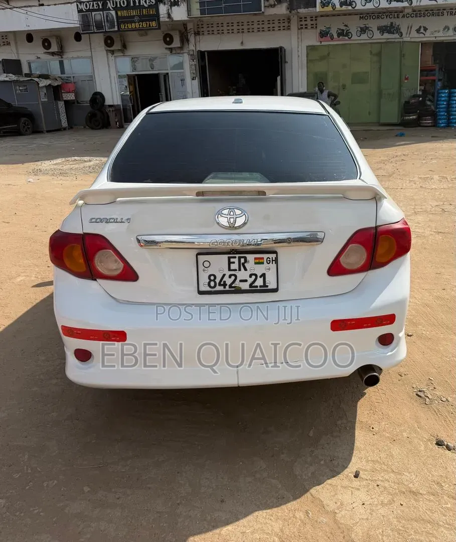 Toyota Corolla 2009 White