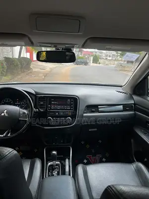 Mitsubishi Outlander 2018 Silver