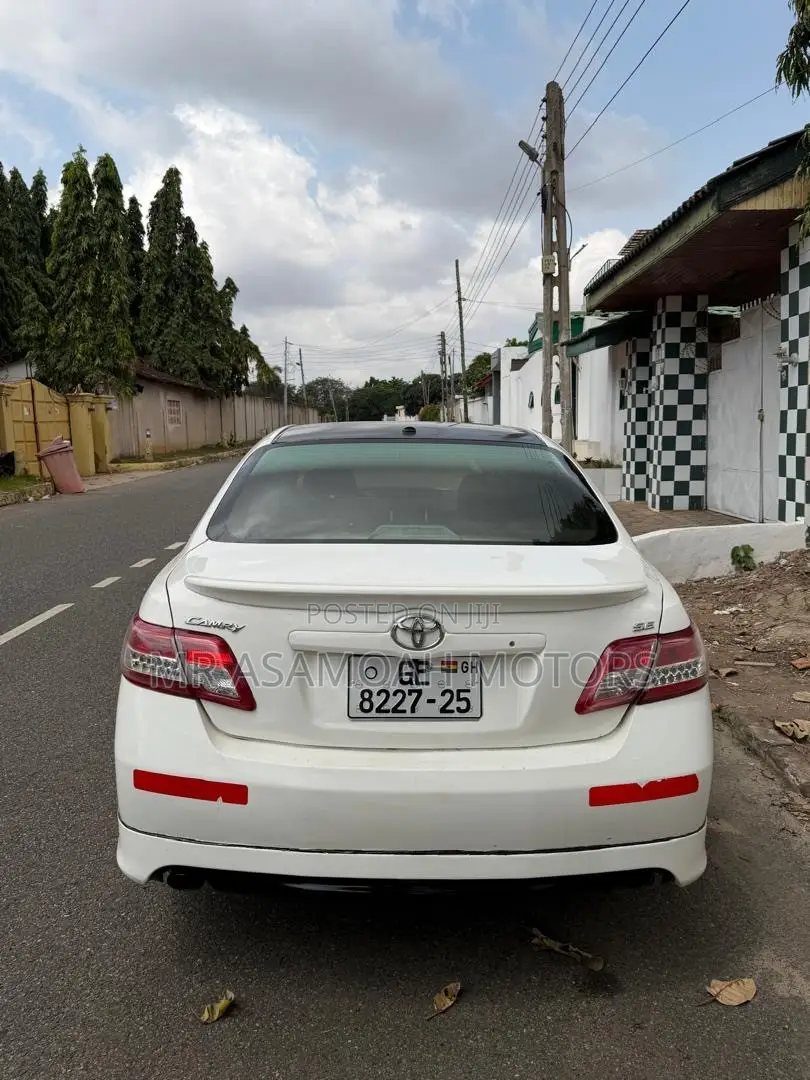 Toyota Camry 2011 White