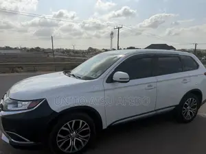 Mitsubishi Outlander 2019 White