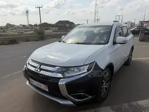 Mitsubishi Outlander 2019 White