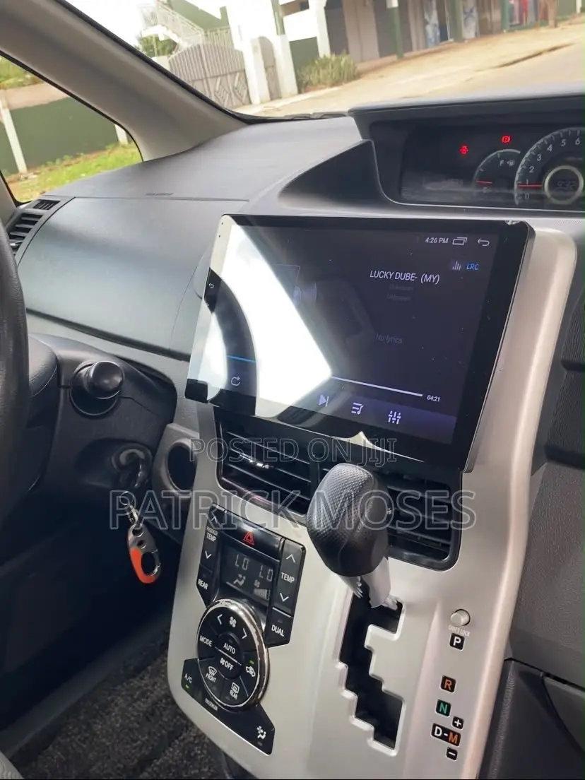 Toyota Voxy V 2WD 8-Seater 2012 Black