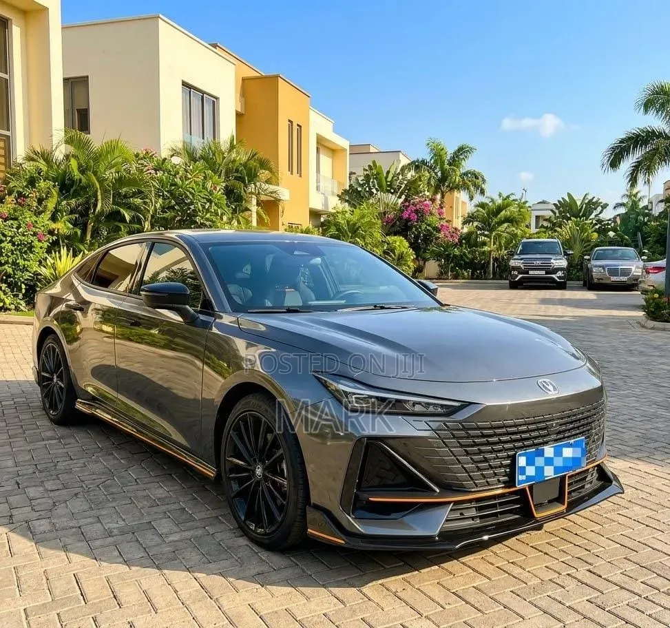 New Changan UNI-V 2023 Black