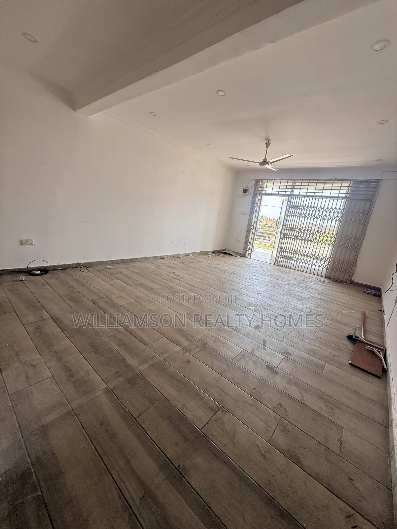 “1year” Road Side Shop/Store/Office Space/Showroom/Warehouse,spintex