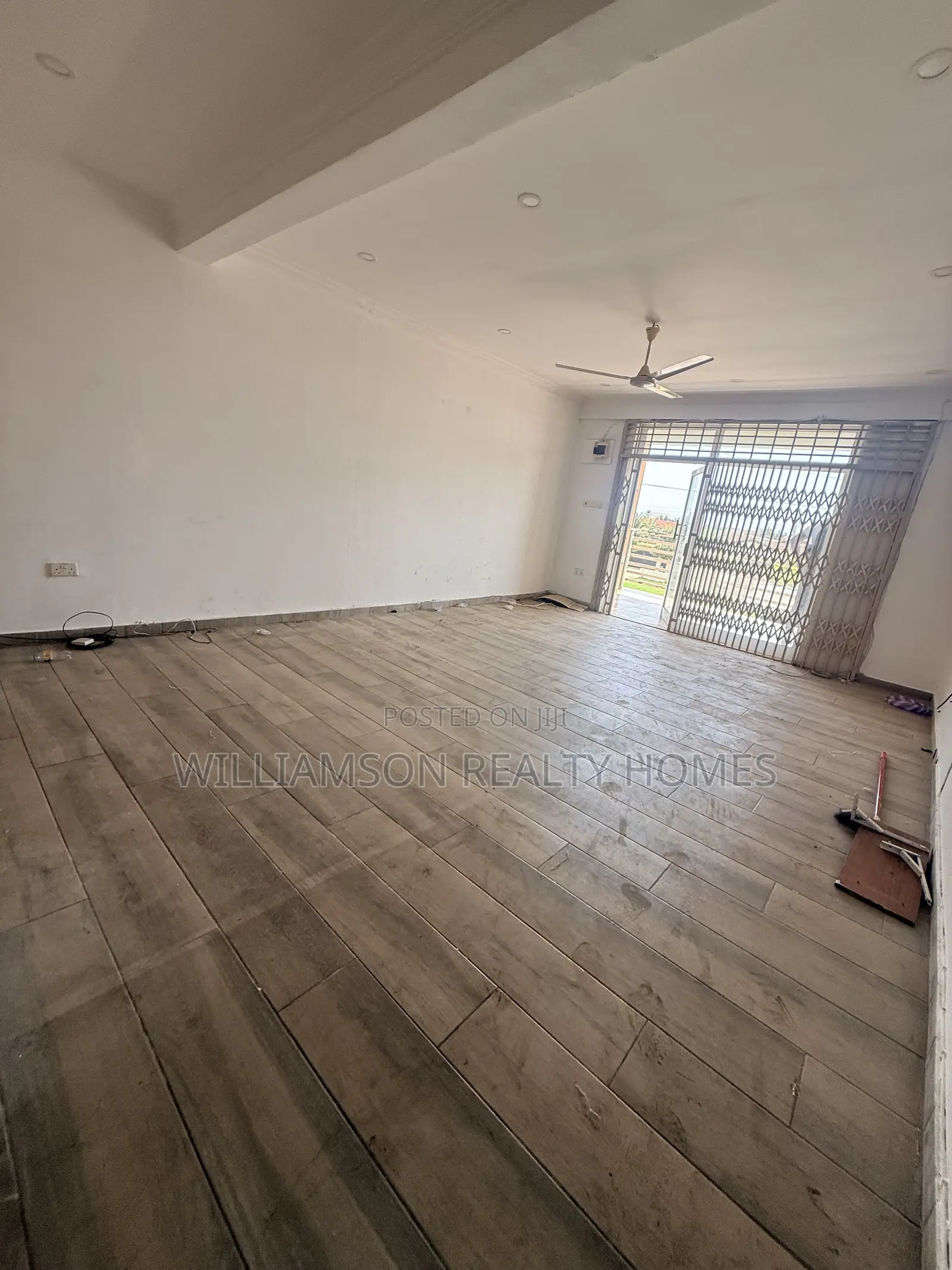 “1year” Road Side Shop/Store/Office Space/Showroom/Warehouse,spintex