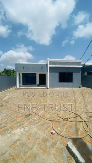 3bdrm House in Amormorley Junction, Pokuase for sale