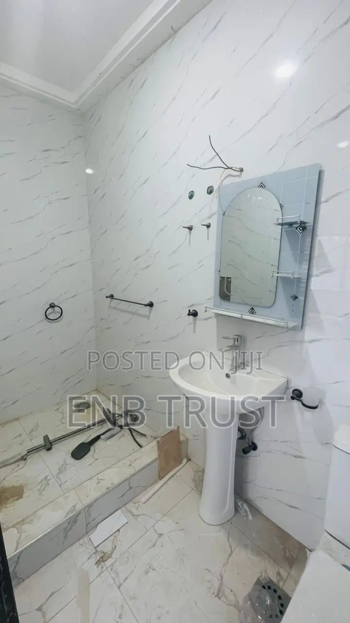 3bdrm House in Amormorley Junction, Pokuase for sale