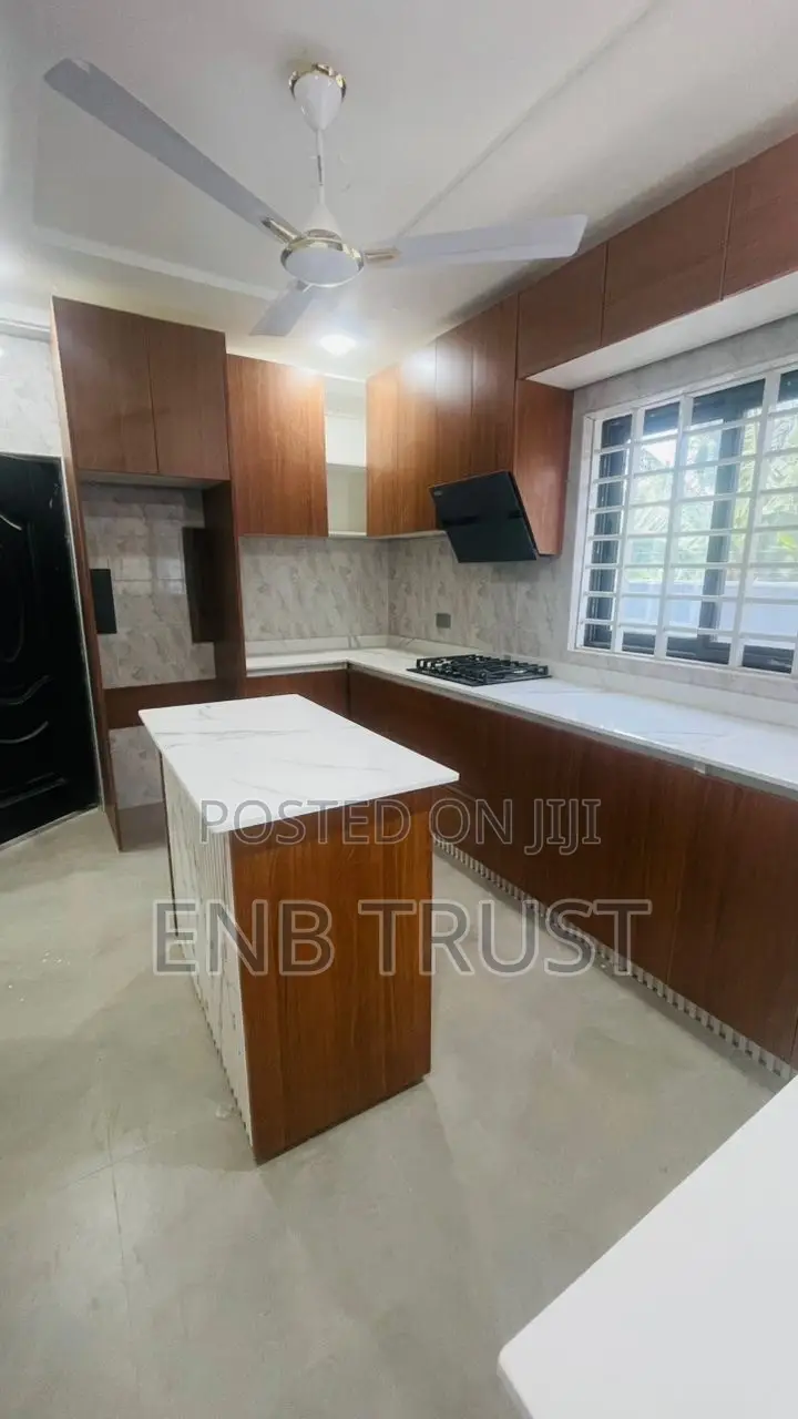 3bdrm House in Amormorley Junction, Pokuase for sale
