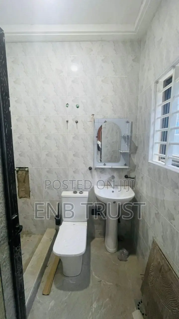 3bdrm House in Amormorley Junction, Pokuase for sale