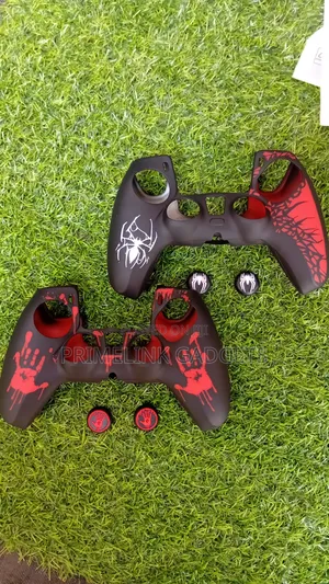 PS5/PS4 Controller Silicone Protective Set With Joystick Caps