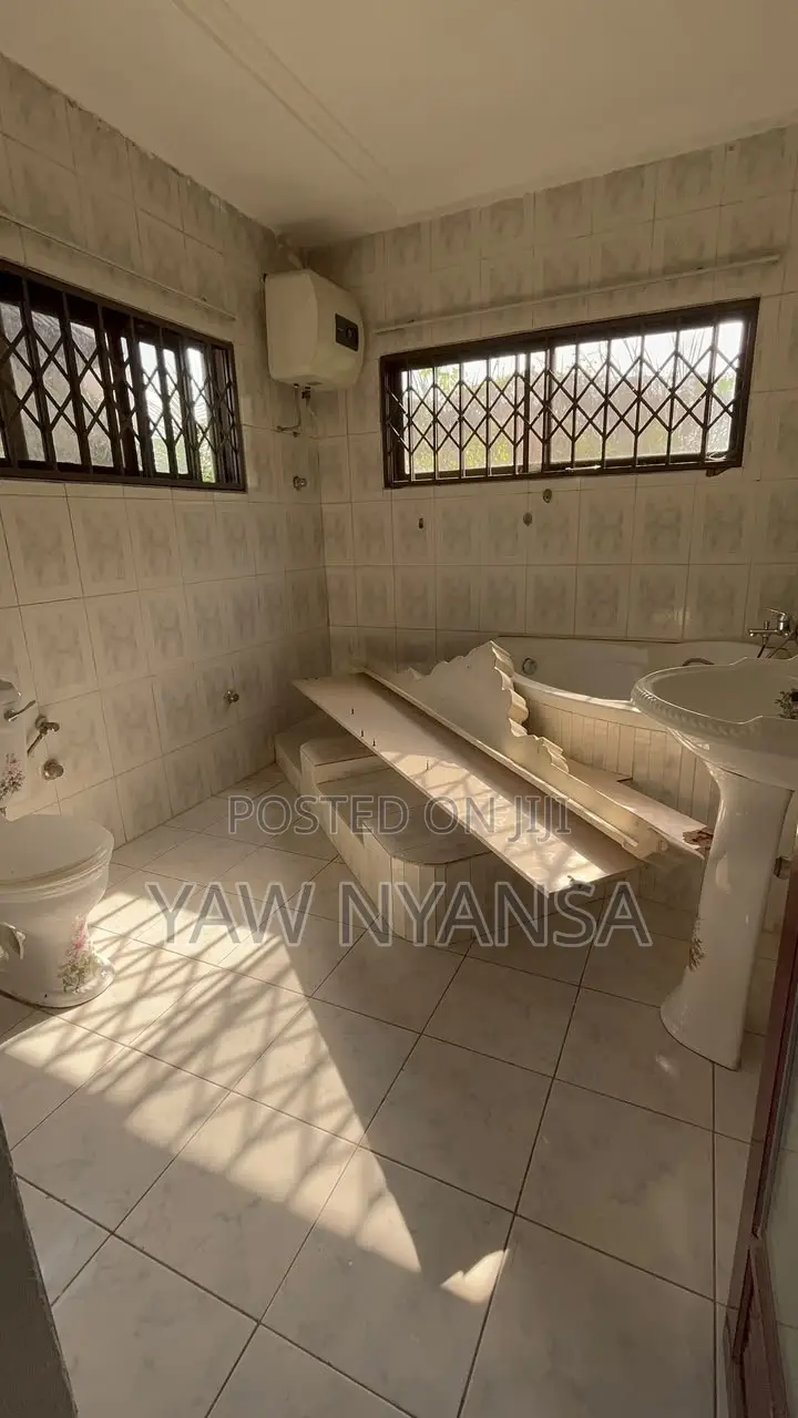5bdrm House in Piller 2 Estate, Dome for rent