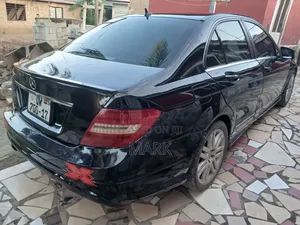 Mercedes-Benz C250 2013 Black