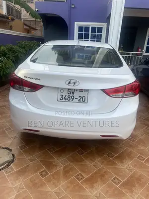 Hyundai Elantra GLS Sedan FWD (1.8L 4cyl 6A) 2013 White