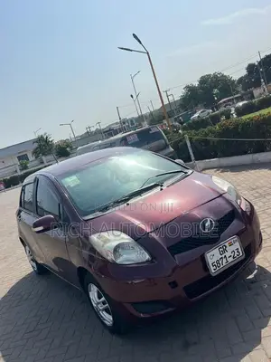 Toyota Vitz 1.3 FWD 3dr 2010 Brown