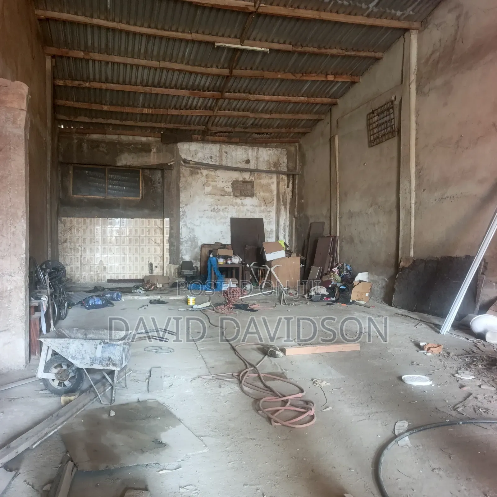 Warehouse 230 SQM at Spintex