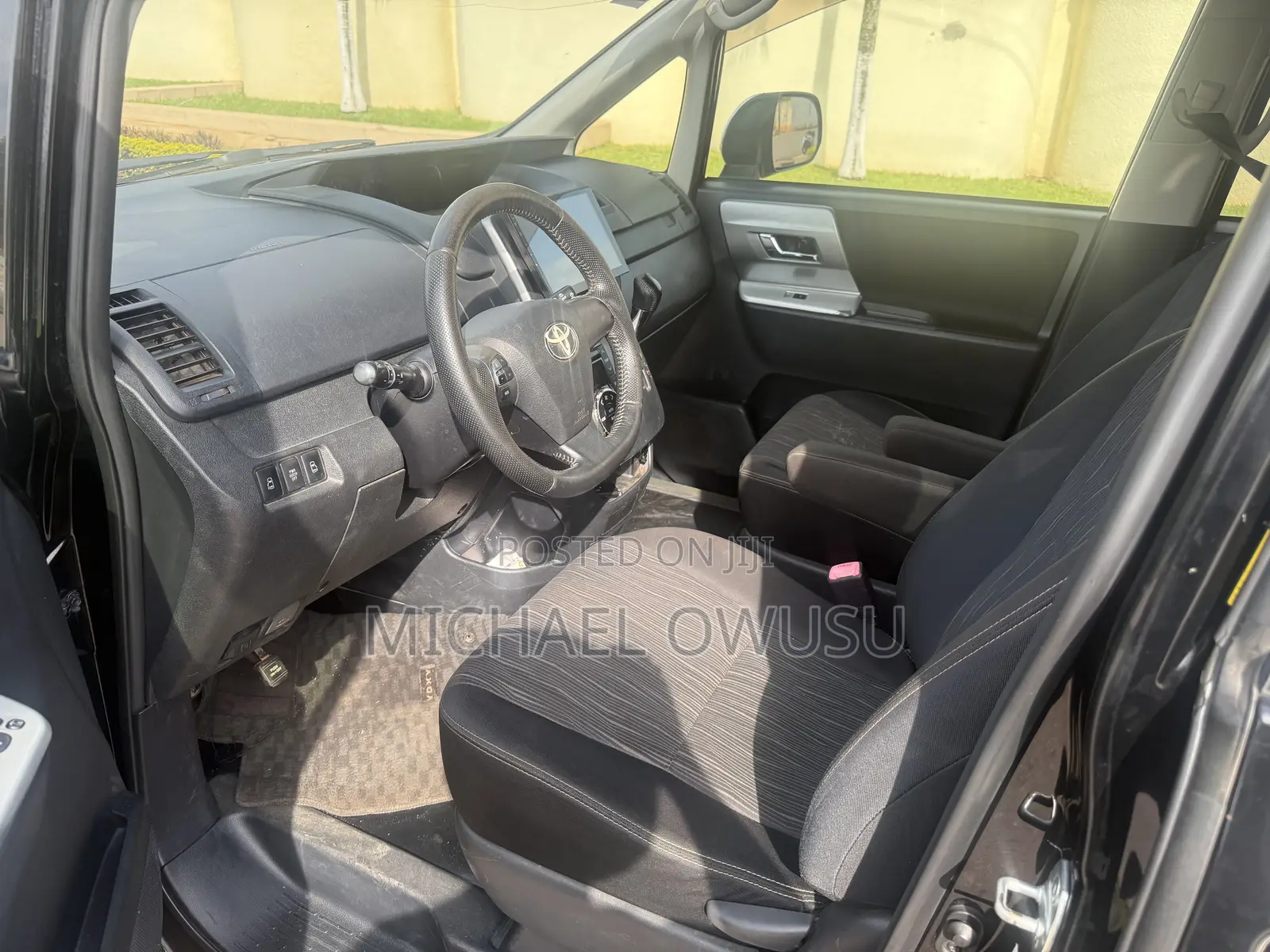 Toyota Voxy 2013 Black