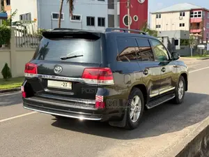 Toyota Land Cruiser 5.7 V8 2012 Black