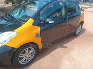 Toyota Vitz 2009 Black