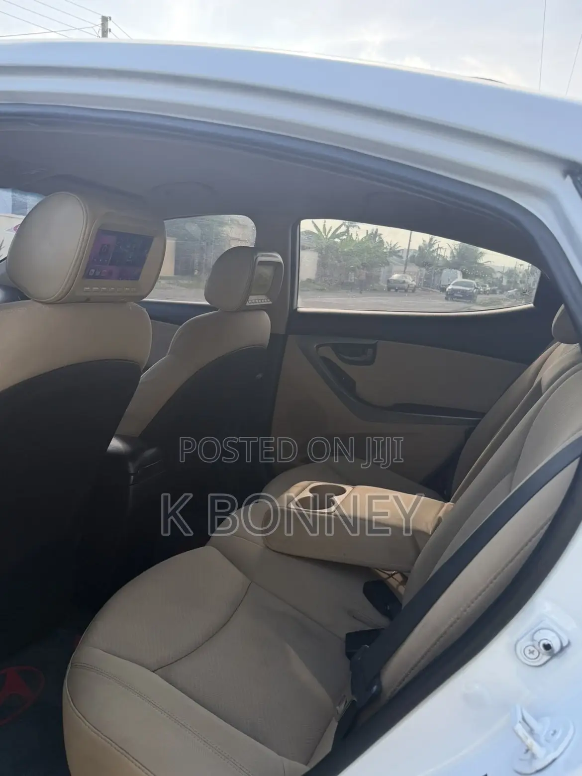 Hyundai Elantra 2011 White