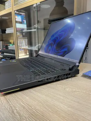 Laptop Asus ROG Strix G16 16GB Intel Core i7 SSD 1T