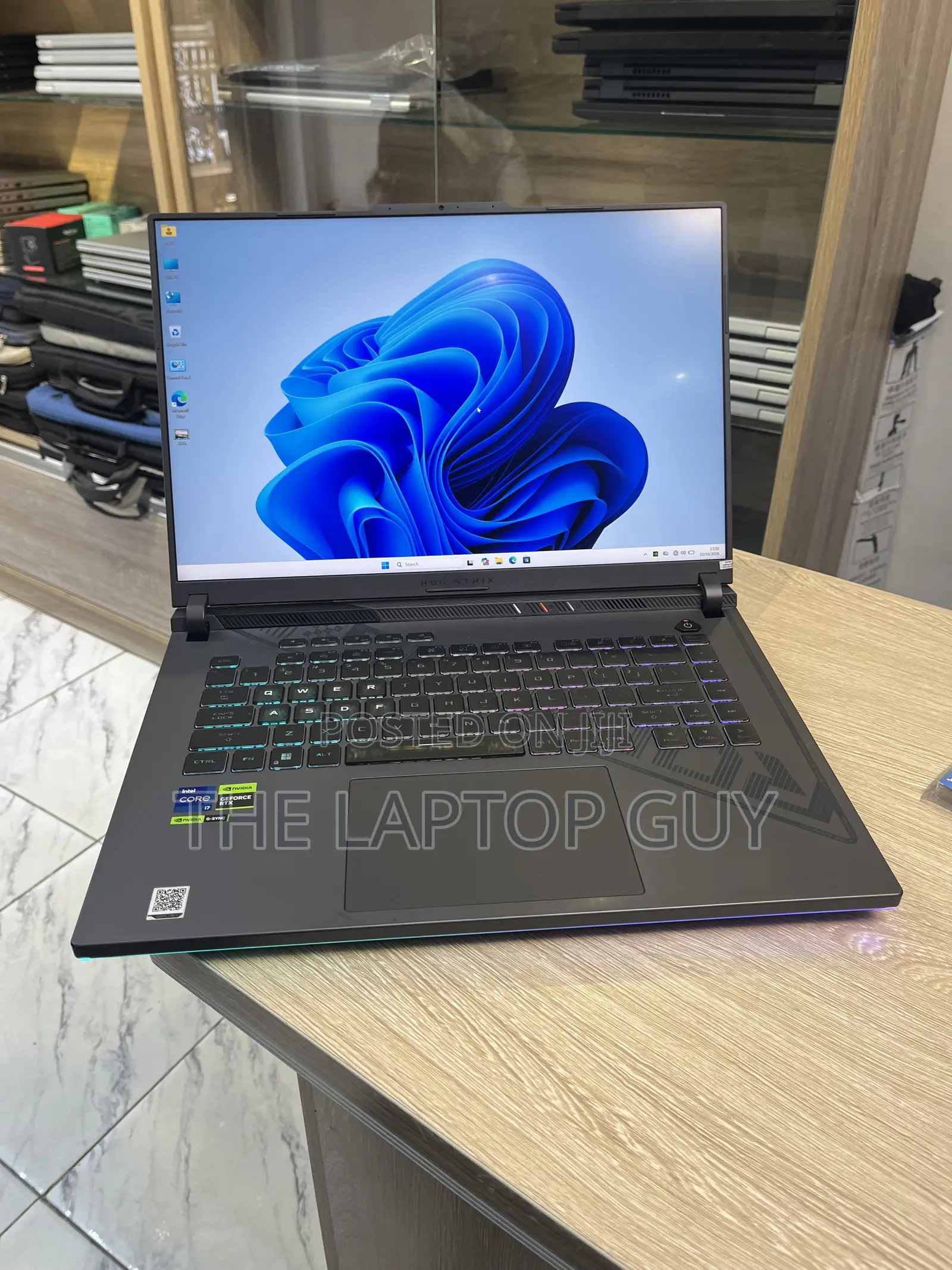 Laptop Asus ROG Strix G16 16GB Intel Core i7 SSD 1T