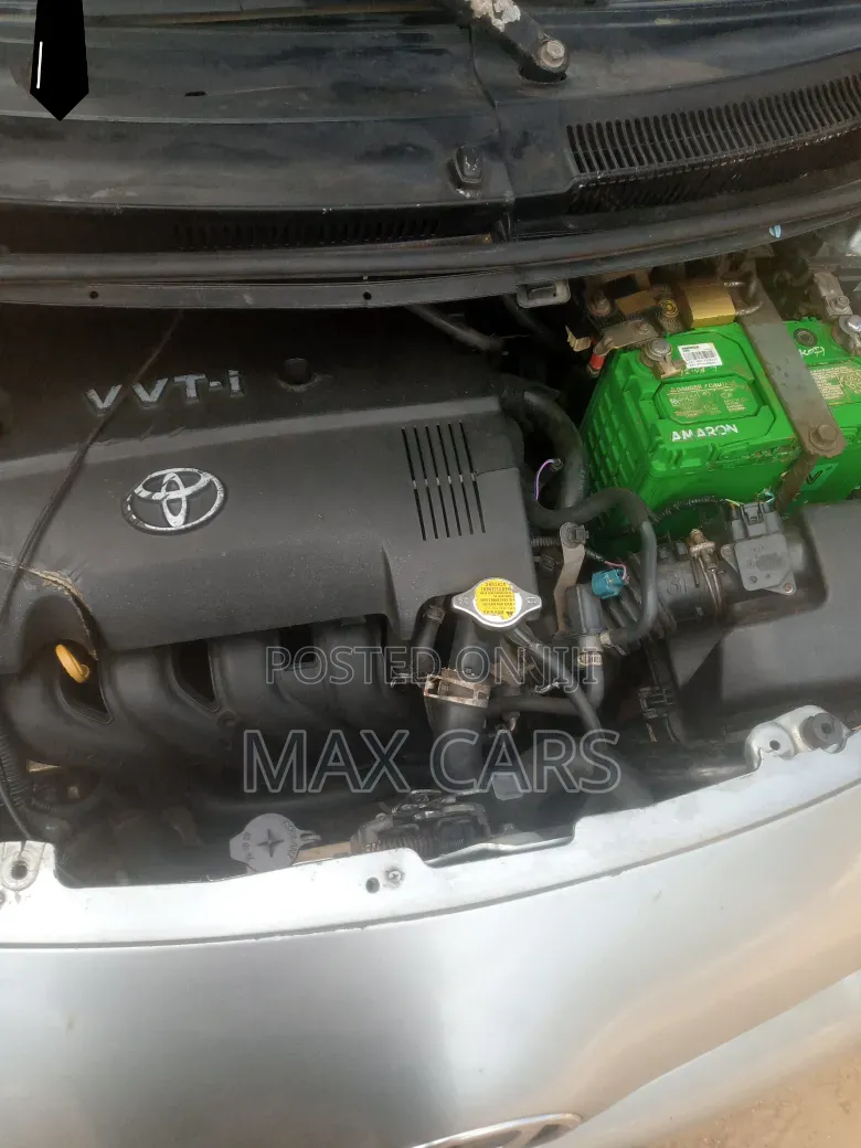 Toyota Vitz 1.5 FWD 3dr 2010 Silver