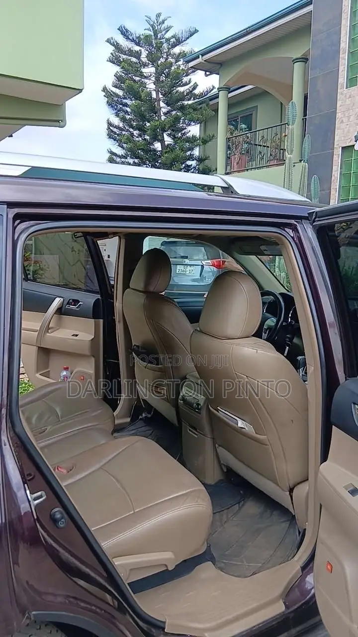 Toyota Highlander 2013 Beige
