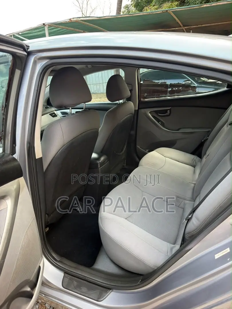Hyundai Elantra 2013 Silver