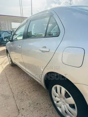 Toyota Belta 2010 Silver
