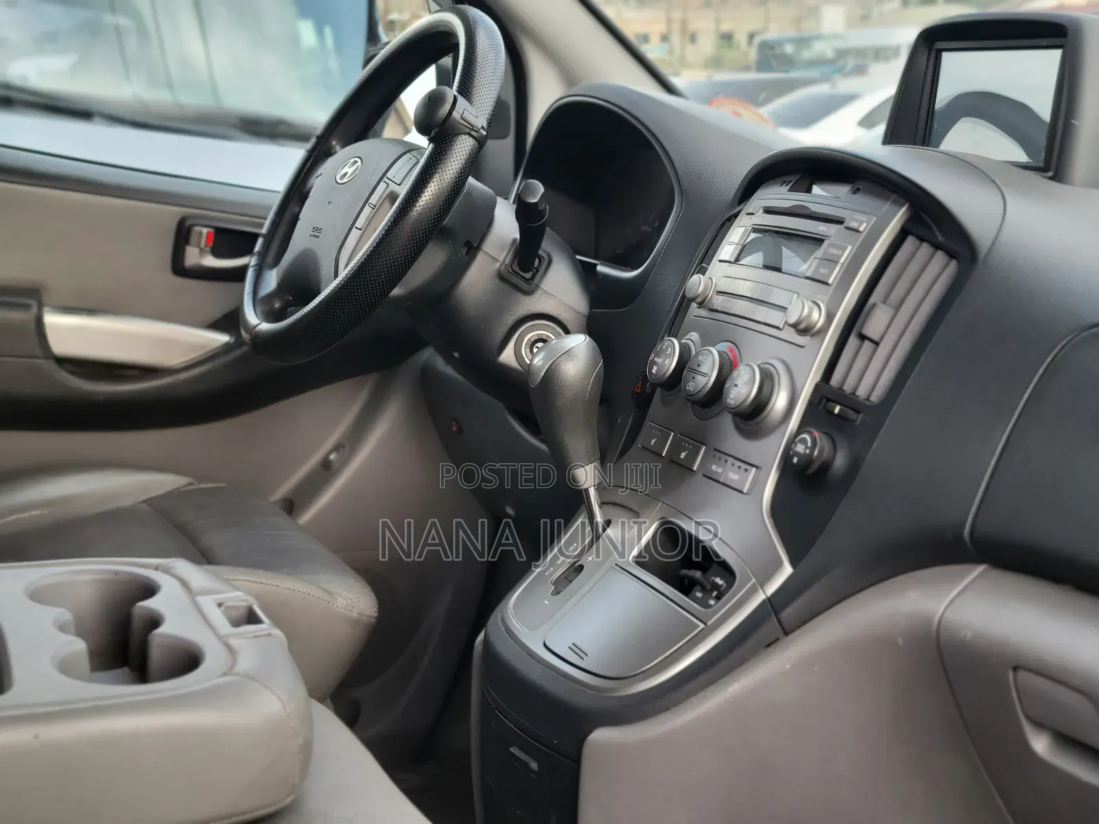Hyundai Starex 2015 Yellow