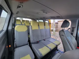 Hyundai Starex 2015 Yellow