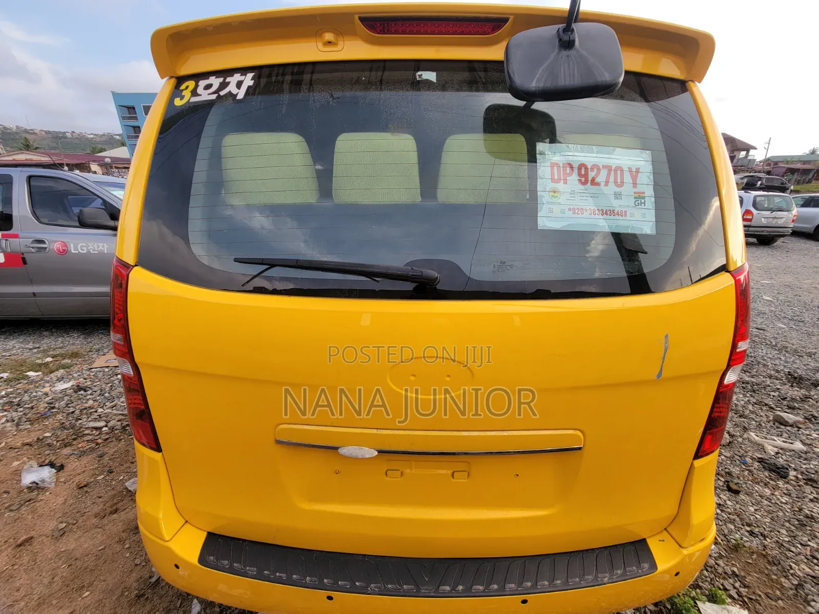Hyundai Starex 2015 Yellow