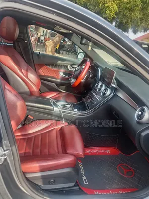 Mercedes-Benz C300 Luxury 4matic Sedan AWD (2.0L 4cyl 7A) 2017 Gray