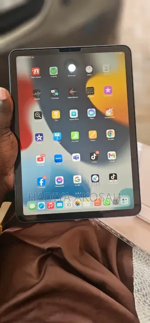 Apple iPad Air (2022) 256 GB Gray