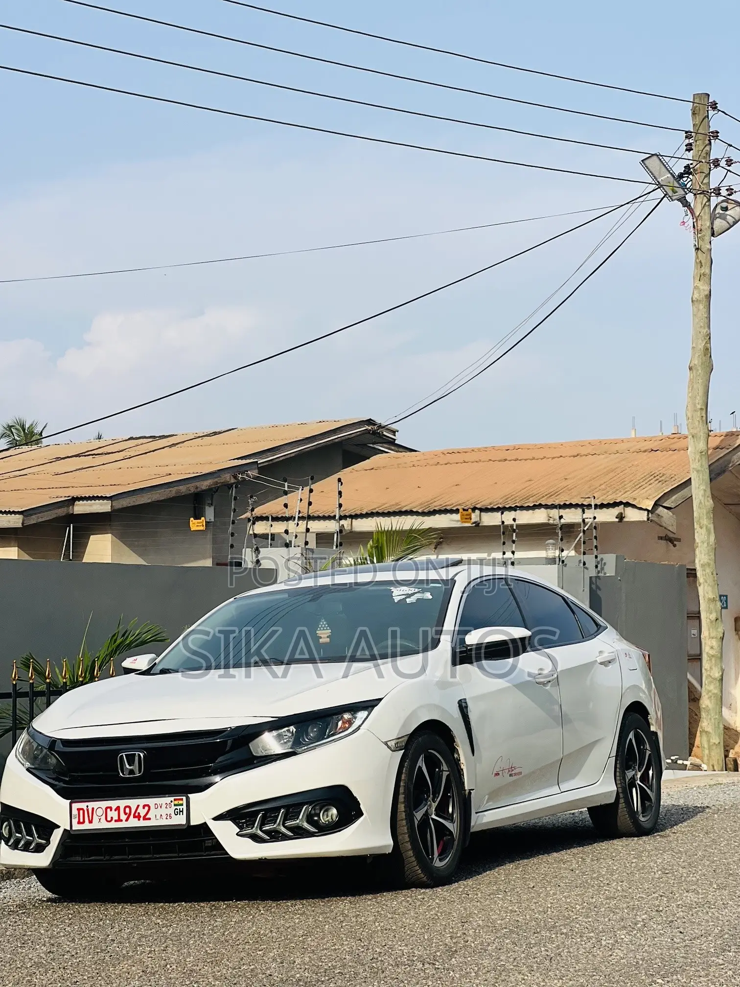 Honda Civic EX 4dr Hatchback (1.5L 4cyl) 2017 White