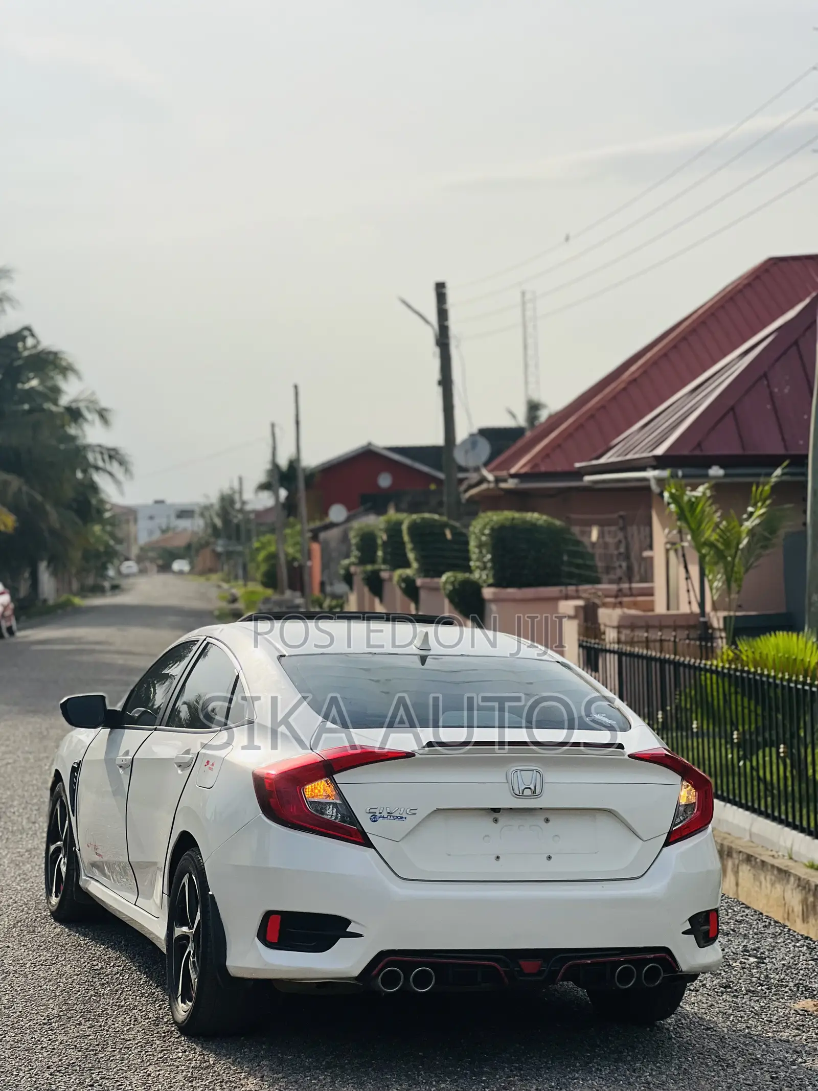 Honda Civic EX 4dr Hatchback (1.5L 4cyl) 2017 White