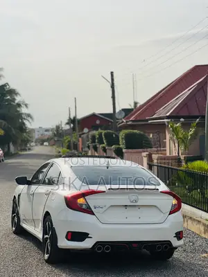 Honda Civic EX 4dr Hatchback (1.5L 4cyl) 2017 White
