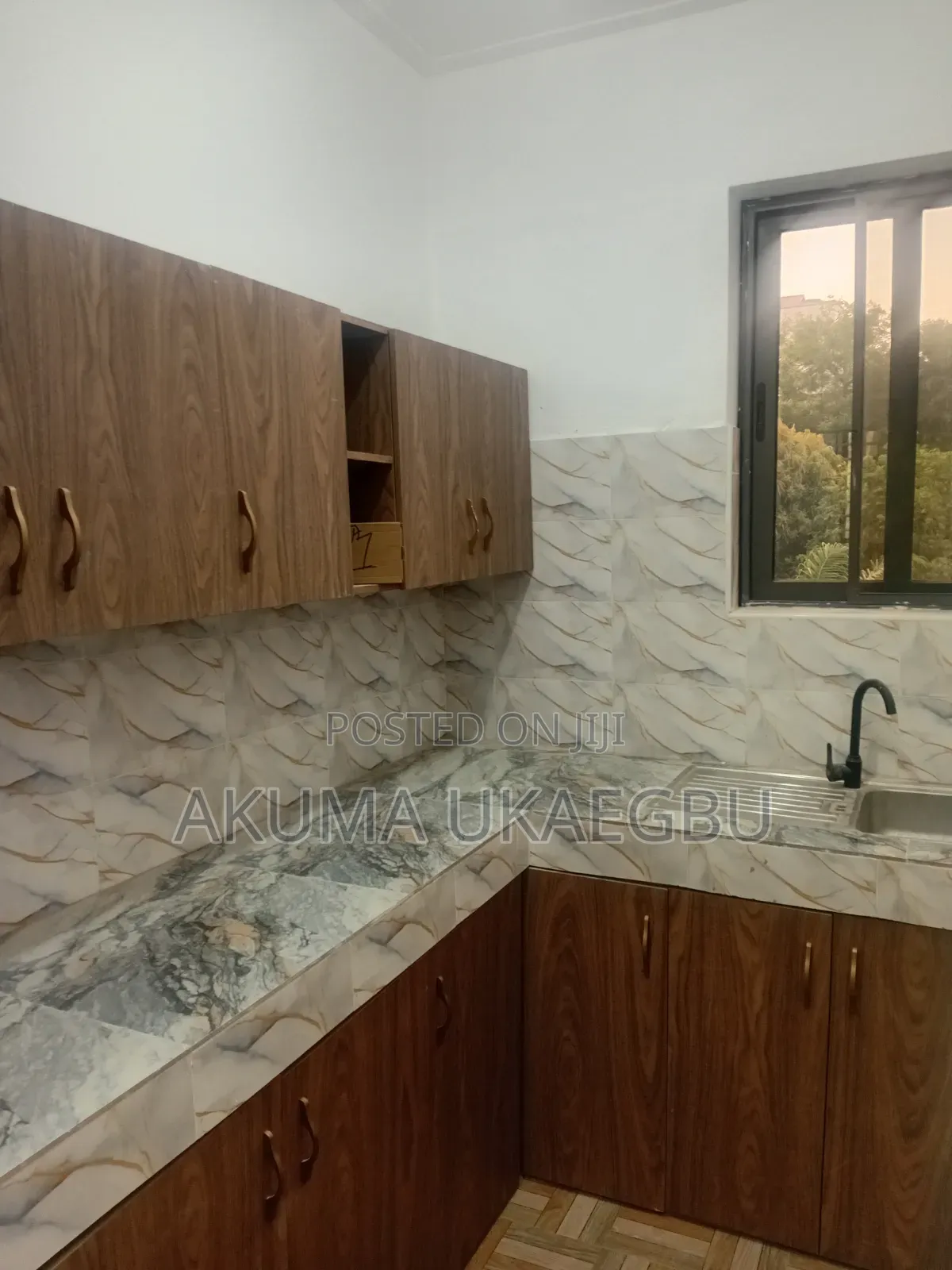 1bdrm Apartment in By Baptist Church, Police Station for rent