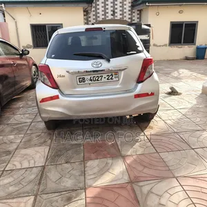 Toyota Vitz 2012 Gray