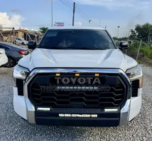 Toyota Tundra 2024 White