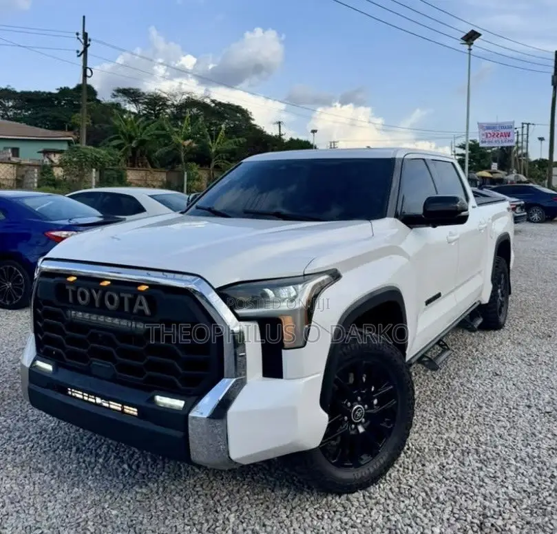 Toyota Tundra 2024 White