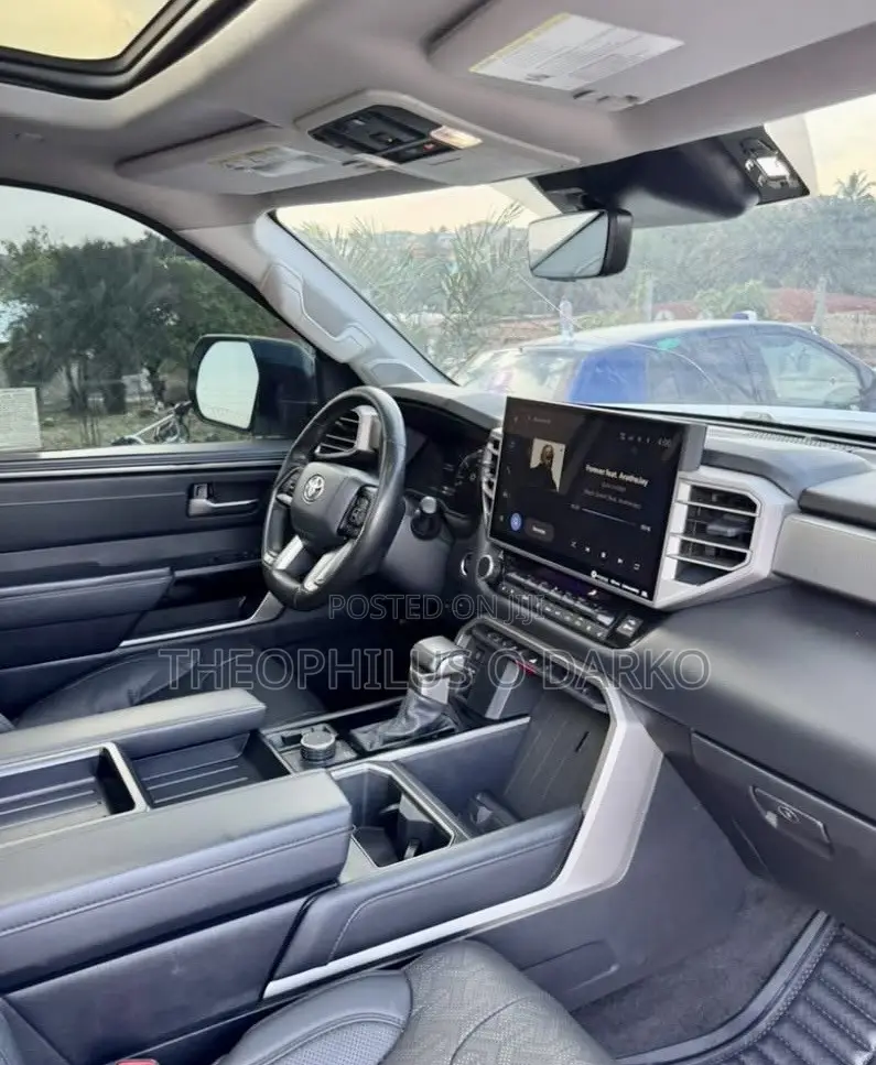Toyota Tundra 2024 White