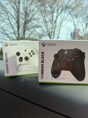 Xbox Series Controller in Box