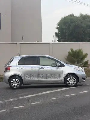 Toyota Vitz 1.0 FWD 5dr 2010 Silver