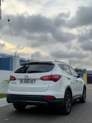 Hyundai Santa Fe 2014 White