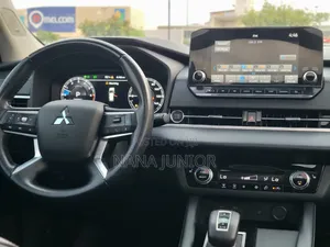 Mitsubishi Outlander SE 2022 Black